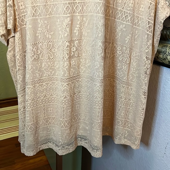 Torrid Cold Shoulder Top  Nude Color Lace with Stretch NWOT Sz 5X - Picture 4 of 14